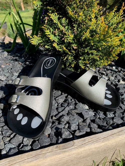 Aerosoft sandal med 2-remme i silver